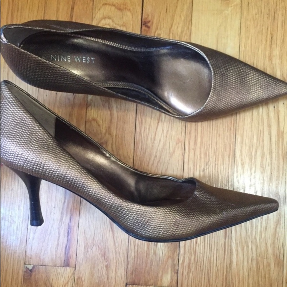 Brown metallic leather pointed-toe heels